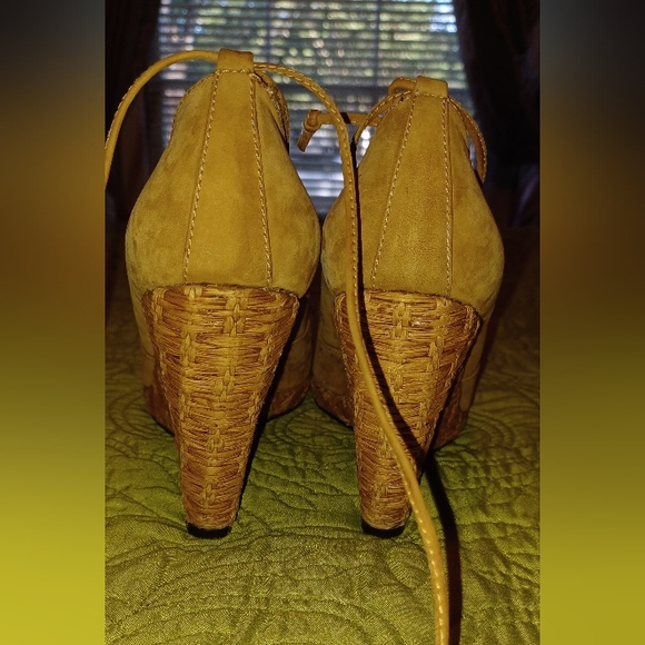 Donald Pliner Couture MANA Suede Leather Wedge Shoe New Peep Toe Platform 7.5 - Picture 7 of 9